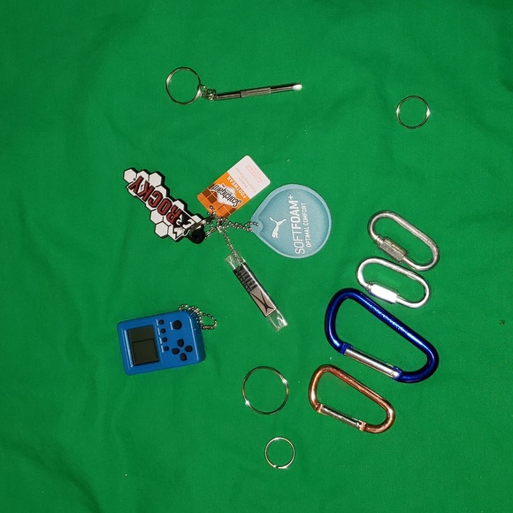 Bundle of Keychains, 4 Carabiners, Mini Game System, Mini Screwdriver, 4 Keyring - Picture 1 of 4